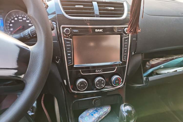 Used HYOSOW H2 2015 1.5L AMT Luxury Version BJ415C Audio And AC Panel