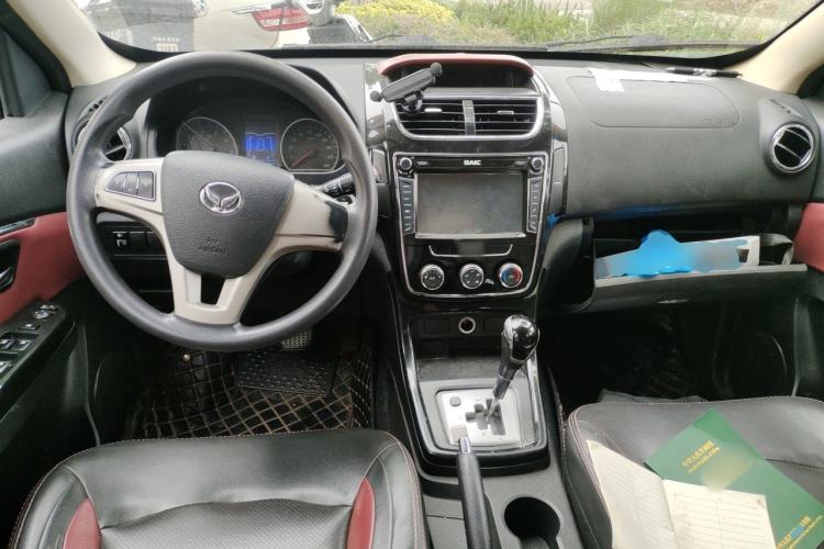 Used HYOSOW H2 2015 1.5L AMT Luxury Version BJ415C Center Console
