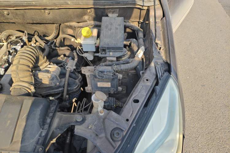 Used HYOSOW H2 2015 1.5L Manual Luxury Version BJ415C Engine Bay Left
