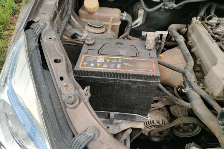 Used HYOSOW H2 2015 1.5L AMT Luxury Version BJ415C Engine Bay Right