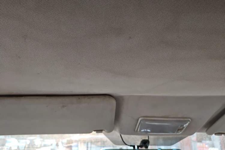 Used HYOSOW H2 2015 1.5L AMT Luxury Version BJ415C Headliner