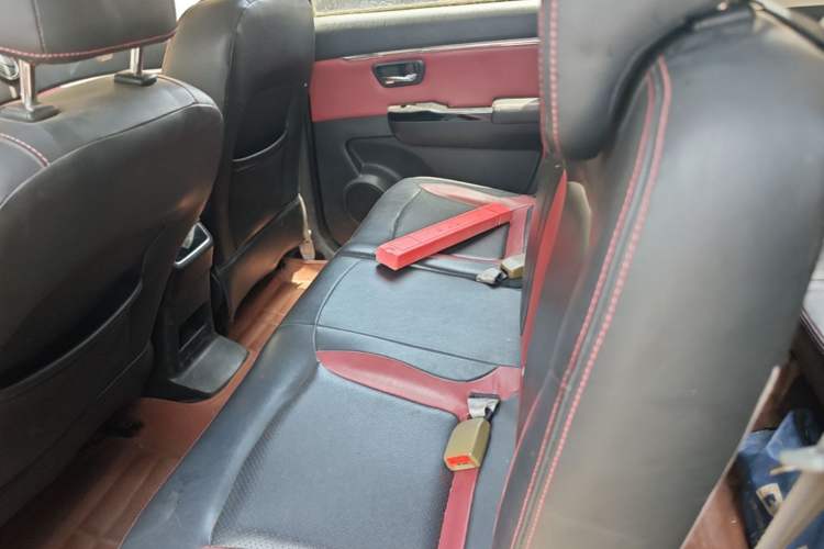 Used HYOSOW H2 2015 1.5L AMT Luxury Version BJ415C Left Rear Seat