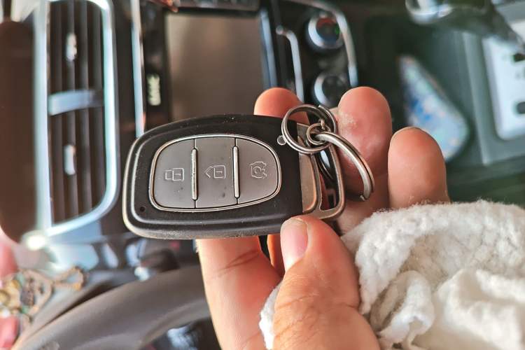 Used HYOSOW H2 2015 1.5L AMT Luxury Version BJ415C Vehicle Key