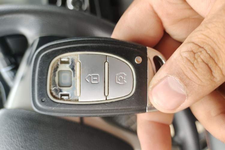 Used HYOSOW H2 2015 1.5L AMT Luxury Version BJ415C Vehicle Key