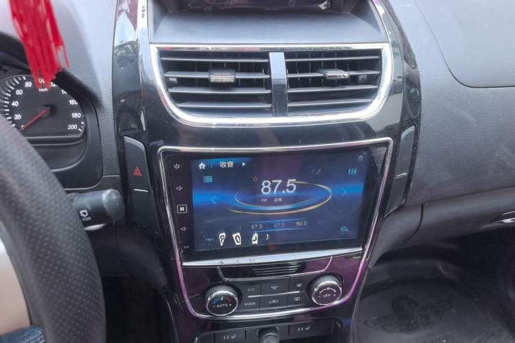 Used HYOSOW H2 2015 1.5L AMT Prestige Version BJ415C Audio And AC Panel
