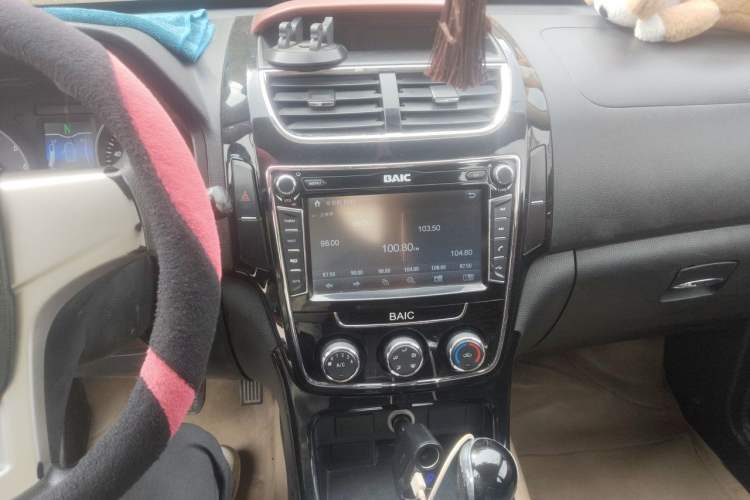 Used HYOSOW H2 2015 1.5L AMT Luxury Version BJ415C Audio And AC Panel