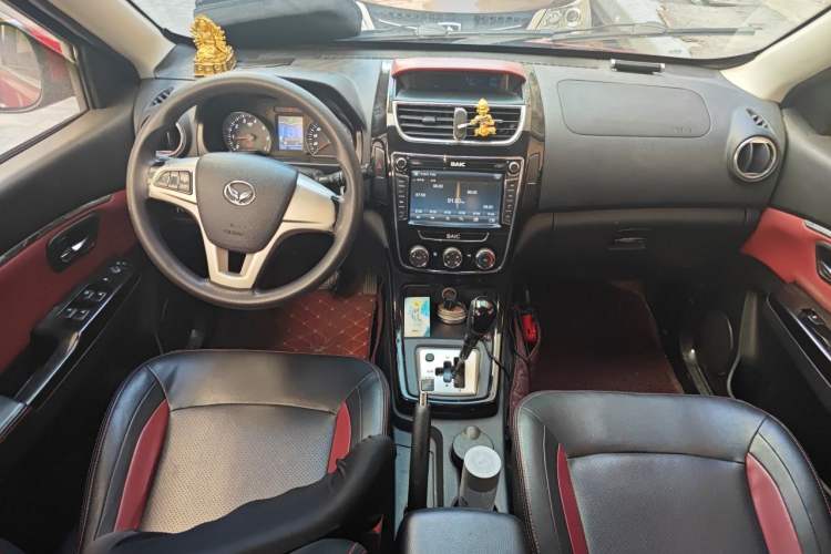Used HYOSOW H2 2015 1.5L AMT Luxury Version BJ415C Center Console