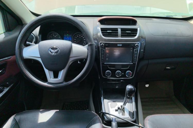 Used HYOSOW H2 2015 1.5L AMT Comfort Version BJ415C Center Console