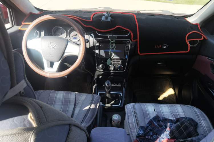 Used HYOSOW H2 2015 1.5L Manual Comfort Version BJ415C Center Console