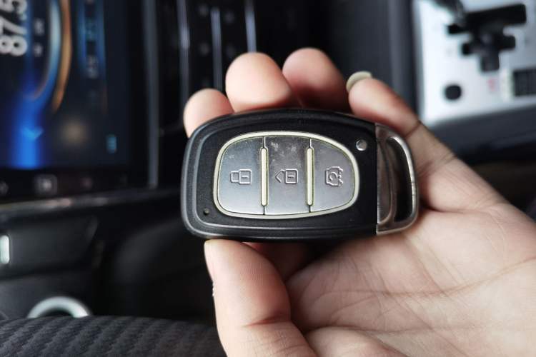 Used HYOSOW H2 2015 1.5L AMT Prestige Version BJ415C Interior 1