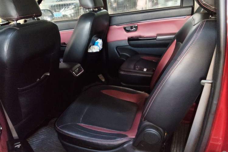 Used HYOSOW H2 2015 1.5L AMT Prestige Version BJ415C Left Rear Seat
