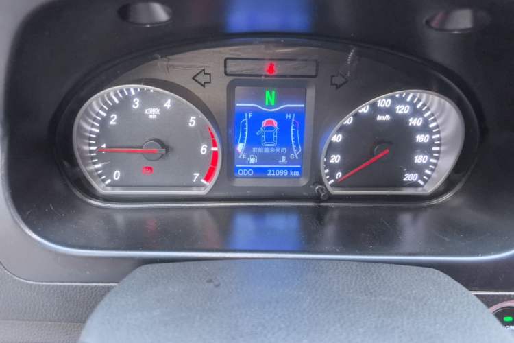 Used HYOSOW H2 2015 1.5L AMT Prestige Version BJ415C Odometer Close Up
