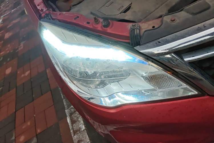 Used HYOSOW H2 2015 1.5L AMT Comfort Version BJ415C Right Front Headlight