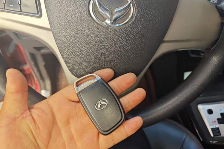 Used HYOSOW H2 2015 1.5L AMT Luxury Version BJ415C Vehicle Key