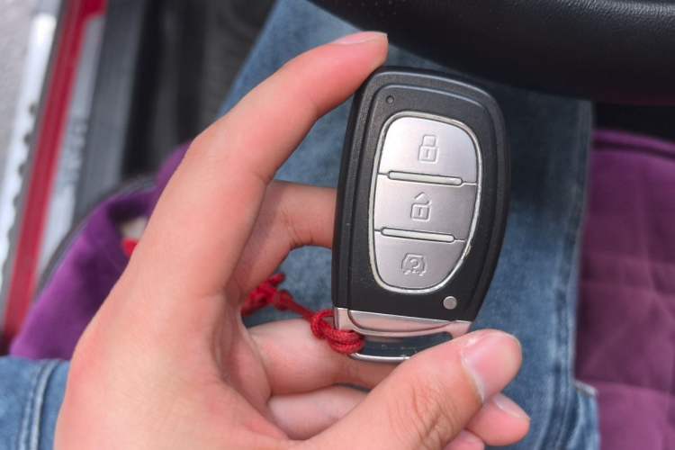 Used HYOSOW H2 2015 1.5L AMT Prestige Version BJ415C Vehicle Key