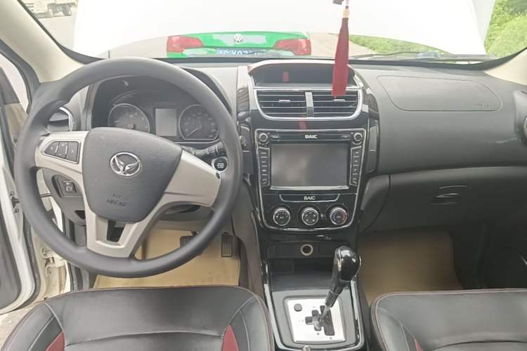 Used HYOSOW H2 2015 1.5L AMT Luxury Version BJ415C Audio And AC Panel