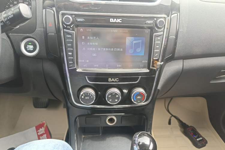 Used HYOSOW H2 2015 1.5L AMT Luxury Version BJ415C Audio And AC Panel