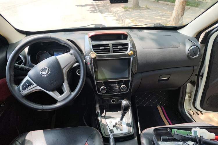 Used HYOSOW H2 2015 1.5L AMT Prestige Version BJ415C Center Console