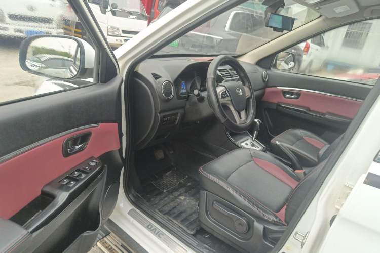 Used HYOSOW H2 2015 1.5L AMT Prestige Version BJ415C Driver Seat