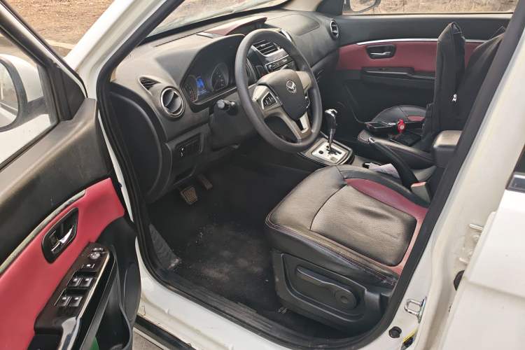Used HYOSOW H2 2015 1.5L AMT Luxury Version BJ415C Driver Seat