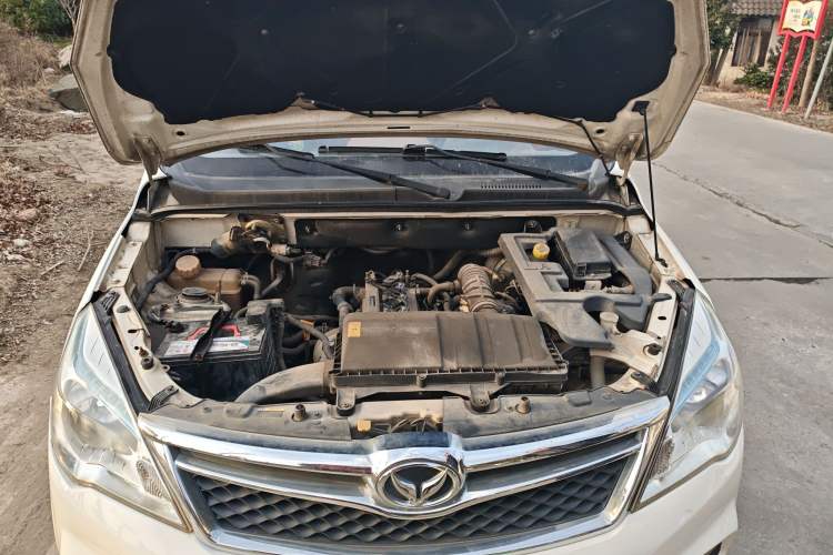 Used HYOSOW H2 2015 1.5L AMT Luxury Version BJ415C Engine Bay