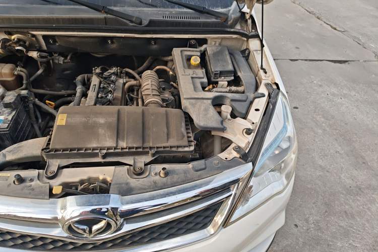 Used HYOSOW H2 2015 1.5L AMT Luxury Version BJ415C Engine Bay Left