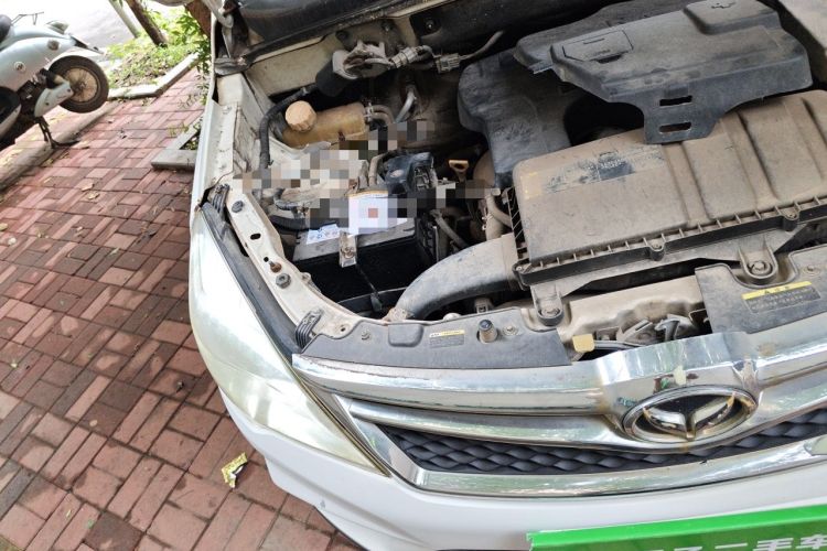 Used HYOSOW H2 2015 1.5L AMT Luxury Version BJ415C Engine Bay Right