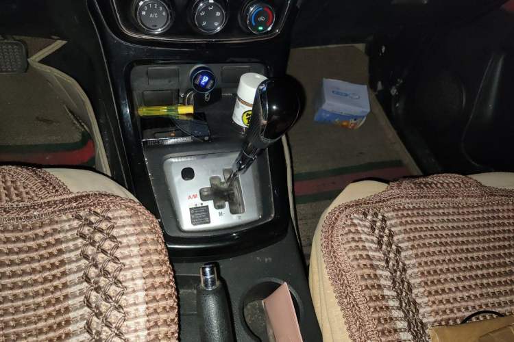 Used HYOSOW H2 2015 1.5L AMT Luxury Version BJ415C Gear Lever