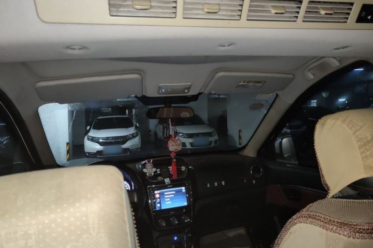 Used HYOSOW H2 2015 1.5L AMT Luxury Version BJ415C Headliner