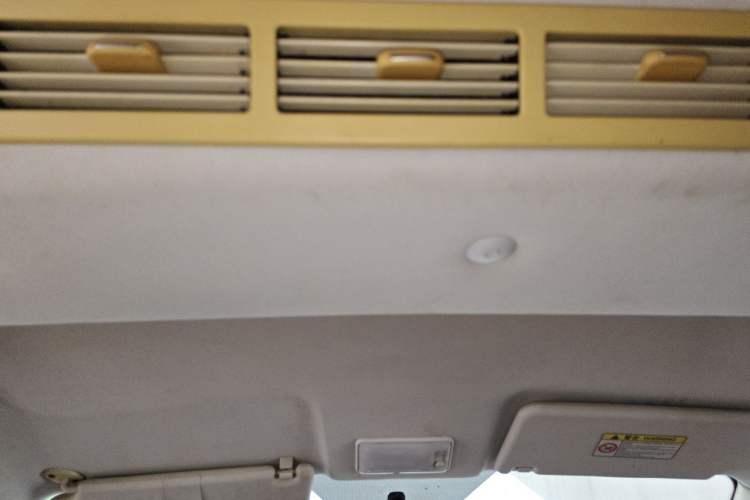 Used HYOSOW H2 2015 1.5L AMT Luxury Version BJ415C Headliner