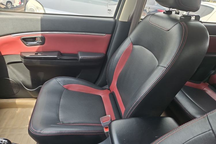 Used HYOSOW H2 2015 1.5L Manual Luxury Version BJ415C Interior 4