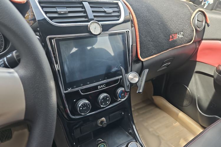 Used HYOSOW H2 2015 1.5L Manual Luxury Version BJ415C Interior 5