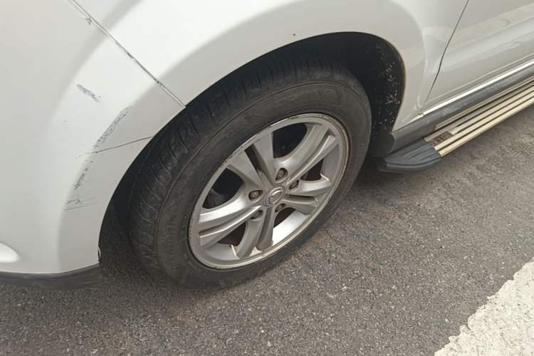 Used HYOSOW H2 2015 1.5L AMT Luxury Version BJ415C Left Front Wheel Hub