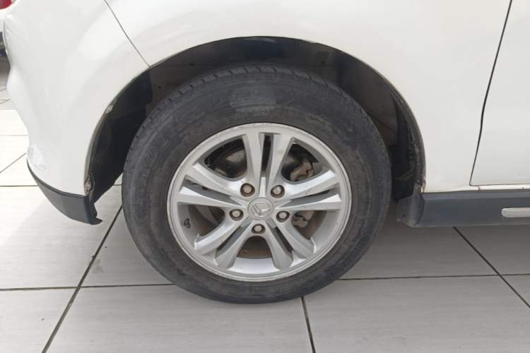 Used HYOSOW H2 2015 1.5L AMT Luxury Version BJ415C Left Front Wheel Hub