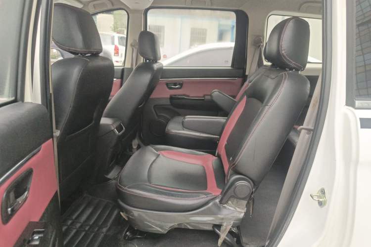 Used HYOSOW H2 2015 1.5L AMT Prestige Version BJ415C Left Rear Seat