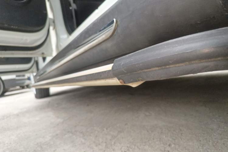 Used HYOSOW H2 2015 1.5L AMT Prestige Version BJ415C Left Side Sill