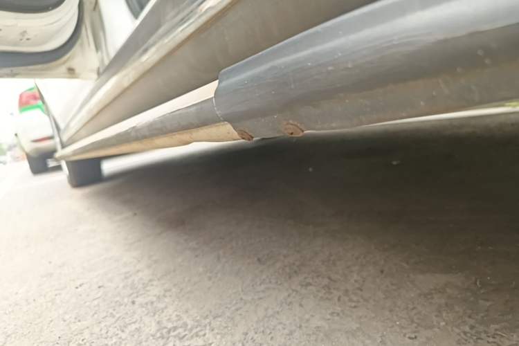 Used HYOSOW H2 2015 1.5L AMT Luxury Version BJ415C Left Side Sill