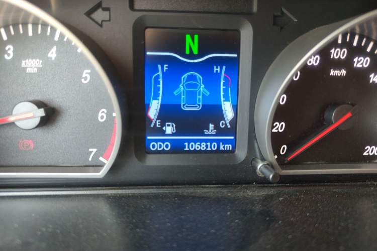 Used HYOSOW H2 2015 1.5L AMT Prestige Version BJ415C Odometer Close Up