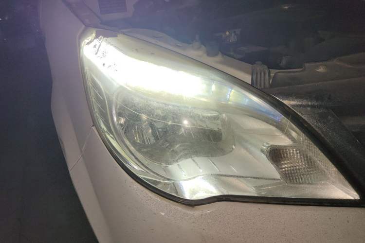 Used HYOSOW H2 2015 1.5L AMT Luxury Version BJ415C Right Front Headlight