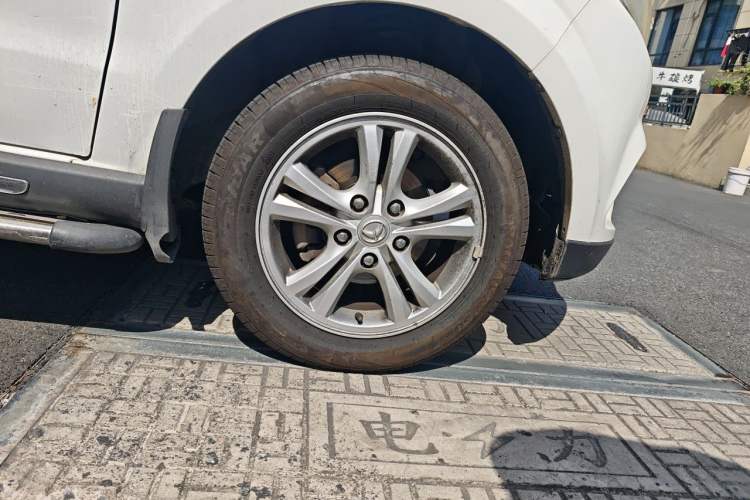 Used HYOSOW H2 2015 1.5L Manual Comfort Version BJ415C Right Front Wheel Hub