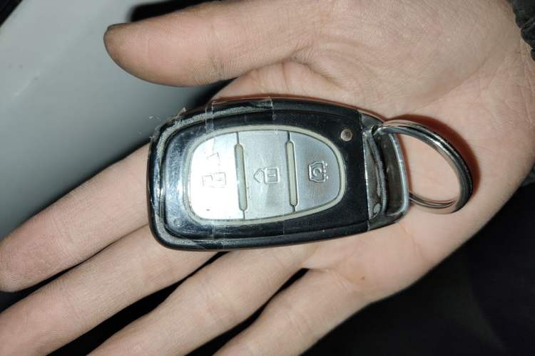 Used HYOSOW H2 2015 1.5L AMT Luxury Version BJ415C Vehicle Key