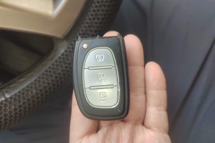 Used HYOSOW H2 2015 1.5L AMT Prestige Version BJ415C Vehicle Key