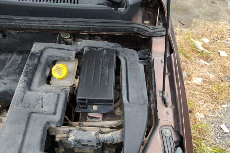 Used HYOSOW H2 2015 1.5L AMT Prestige Version BJ415C Engine Bay Left