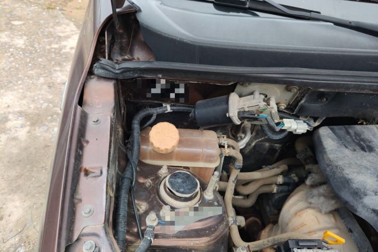 Used HYOSOW H2 2015 1.5L AMT Prestige Version BJ415C Engine Bay Right