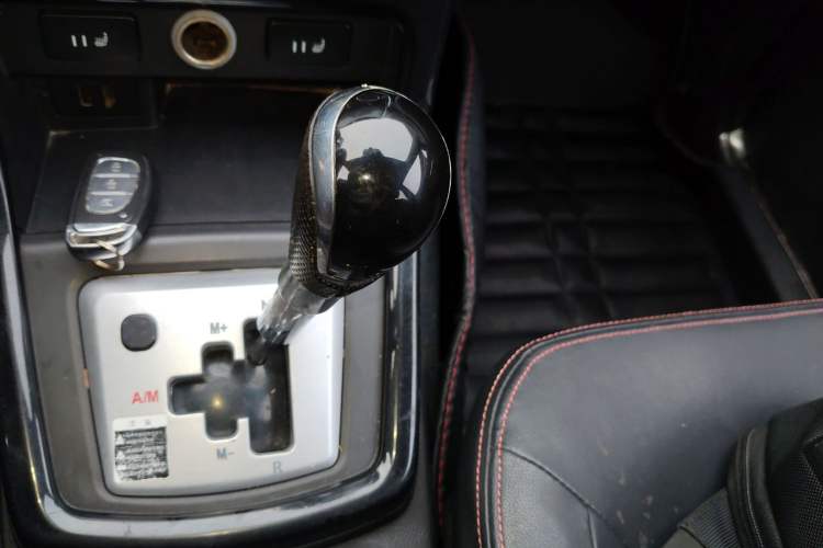 Used HYOSOW H2 2015 1.5L AMT Prestige Version BJ415C Gear Lever