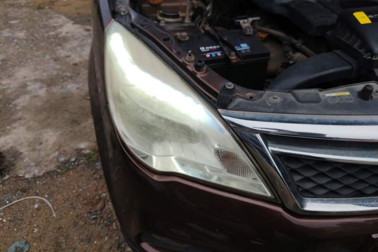 Used HYOSOW H2 2015 1.5L AMT Prestige Version BJ415C Right Front Headlight