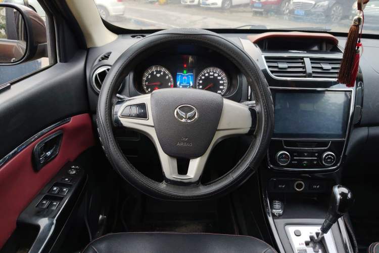 Used HYOSOW H2 2015 1.5L AMT Prestige Version BJ415C Steering Wheel