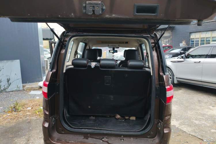 Used HYOSOW H2 2015 1.5L AMT Prestige Version BJ415C Trunk