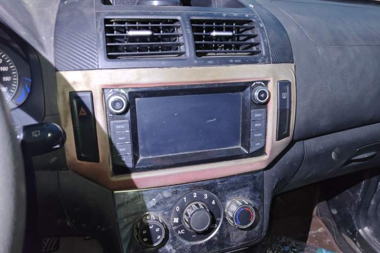 Used HYOSOW H2 2016 H2E 1.5L Elite Model BJ415B Audio And AC Panel