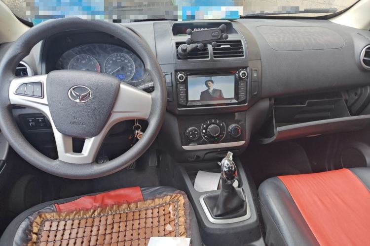 Used HYOSOW H2 2016 H2E 1.5L Elite Model BJ415B Center Console